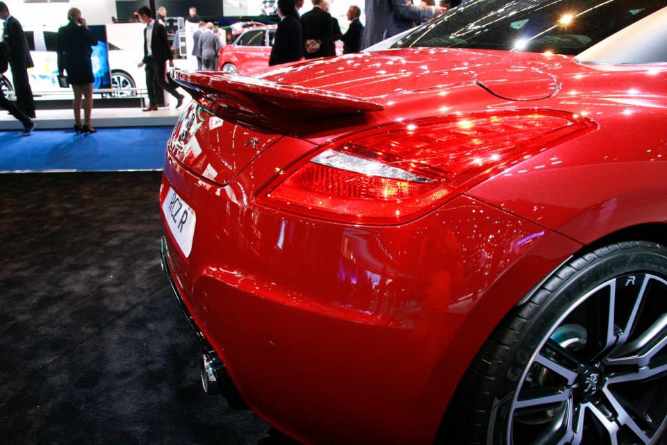 Photo becquet Peugeot RCZ R Rouge Erythrée - Salon de Francfort 2013 - 1-003