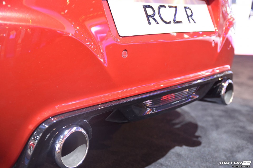 Photo pots d'échappement Peugeot RCZ R Rouge Erythrée - Salon de Francfort 2013 - 2-008