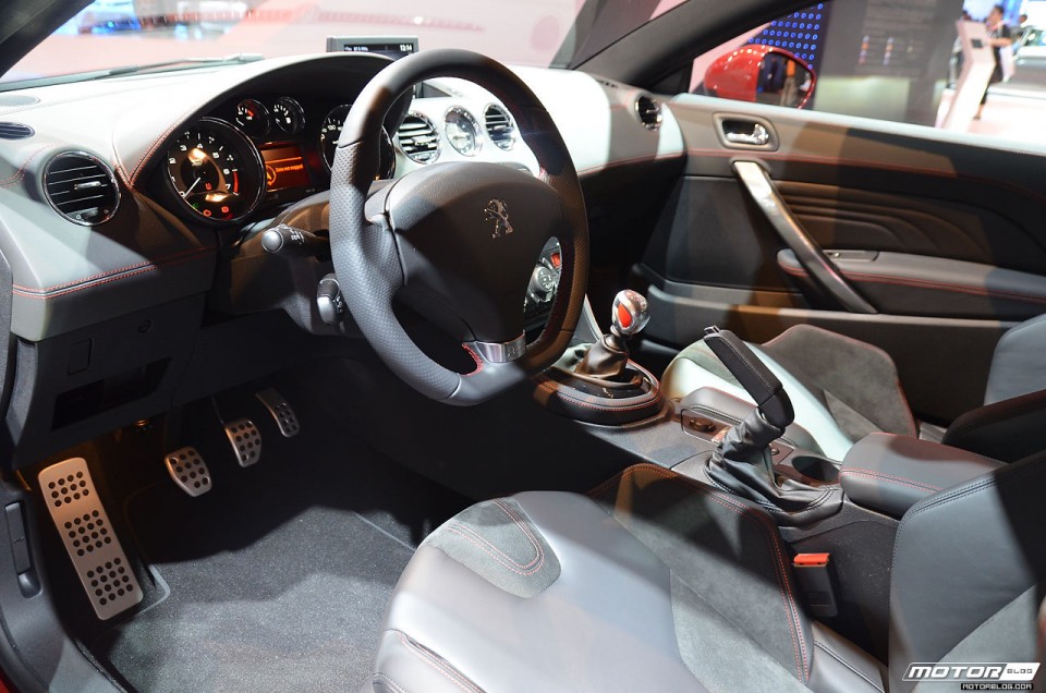 Photo intérieur Peugeot RCZ R - Salon de Francfort 2013 - 2-010