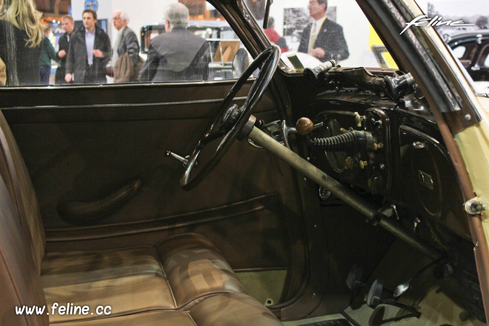 Intérieur Peugeot 402 B coach décapotable (1939) - Salon Rétromobile 2014