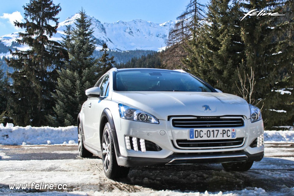 Photo Peugeot 508 RXH Blanc Nacré - Peugeot Winter Experience 2014