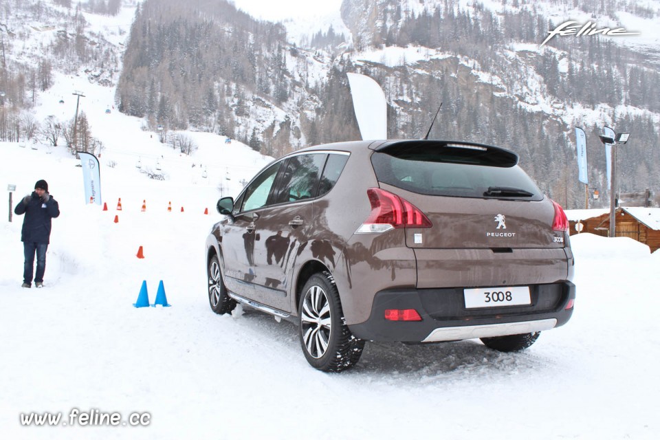 Peugeot 3008 HYbrid4 Rich Oak - Peugeot Winter Experience 2014