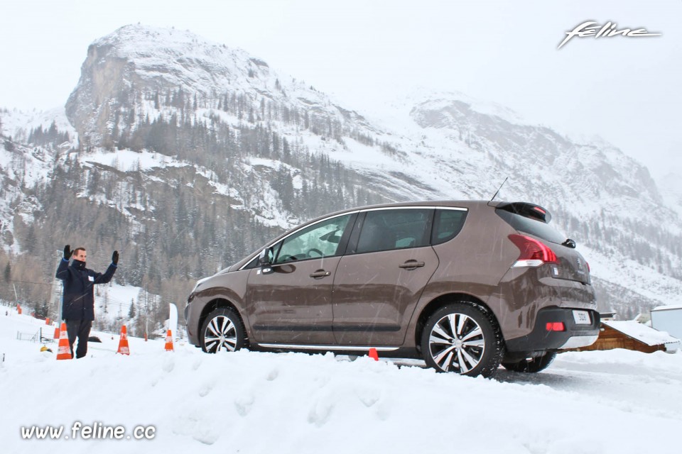 Peugeot 3008 HYbrid4 Rich Oak - Peugeot Winter Experience 2014