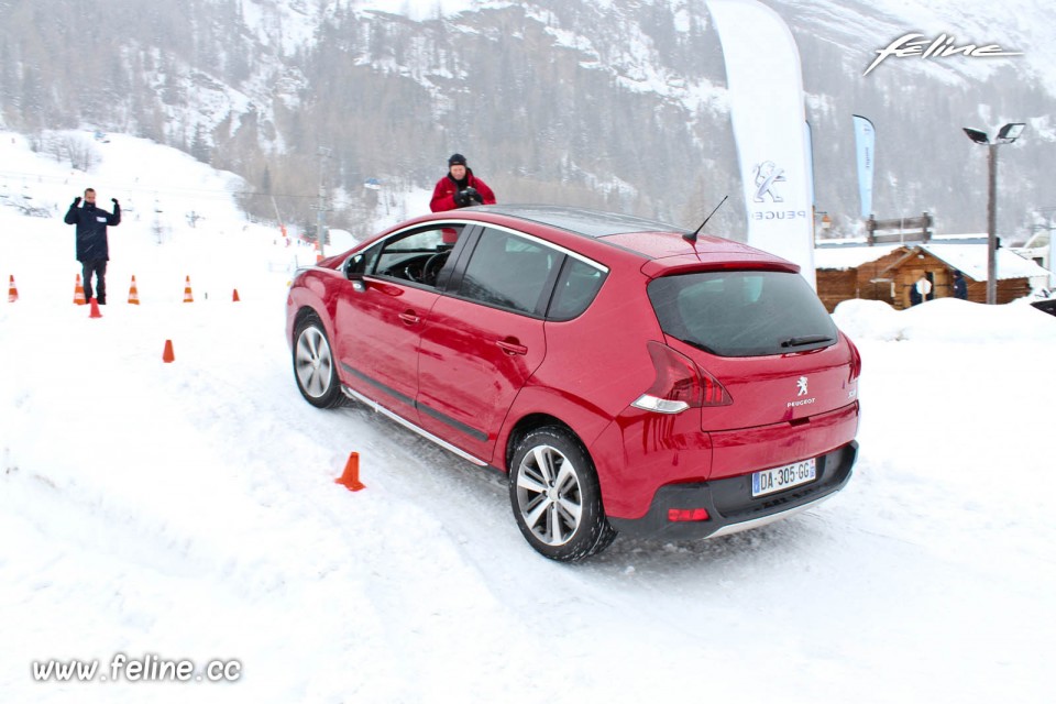 Peugeot 3008 Rouge Rubi - Peugeot Winter Experience 2014