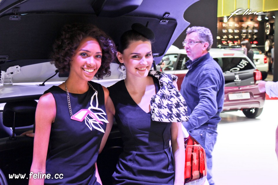 Photo Hôtesses Peugeot 108 Top - Salon de Genève 2014