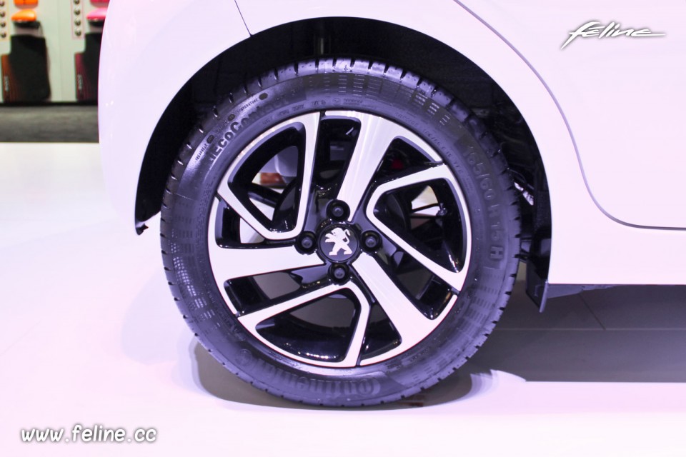 Photo jante aluminium Thorren 15'' diamantée Peugeot 108 Top -