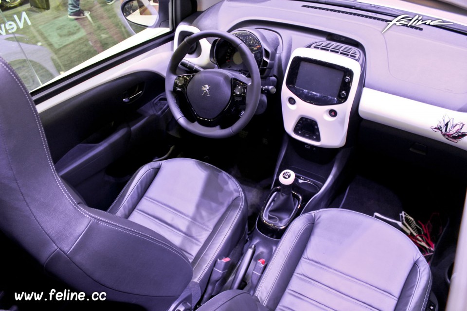 Photo intérieur Peugeot 108 Top - Salon de Genève 2014