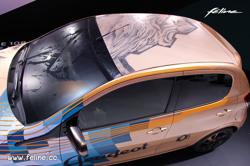 Photo capote cuir tatouée Peugeot 108 Tattoo Concept - Salon de