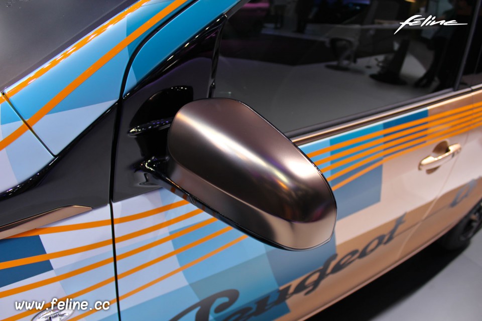 Photo rétroviseur Peugeot 108 Tattoo Concept - Salon de Genève
