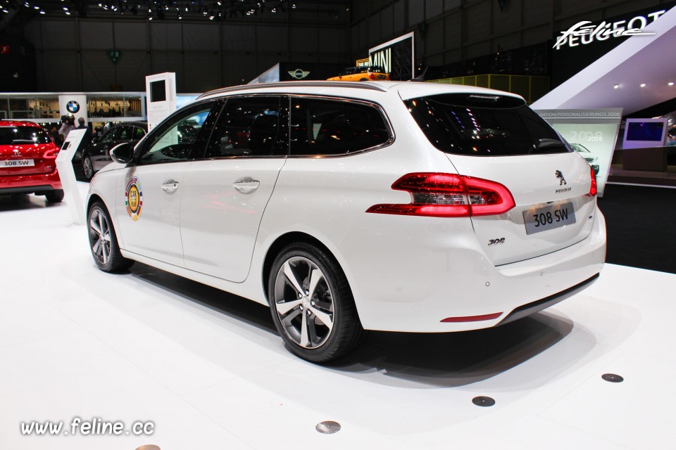 Photo Peugeot 308 SW II Blanc Banquise - Salon de Genève 2014