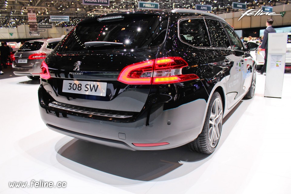 Photo Peugeot 308 SW II Noir Perla Nera - Salon de Genève 2014