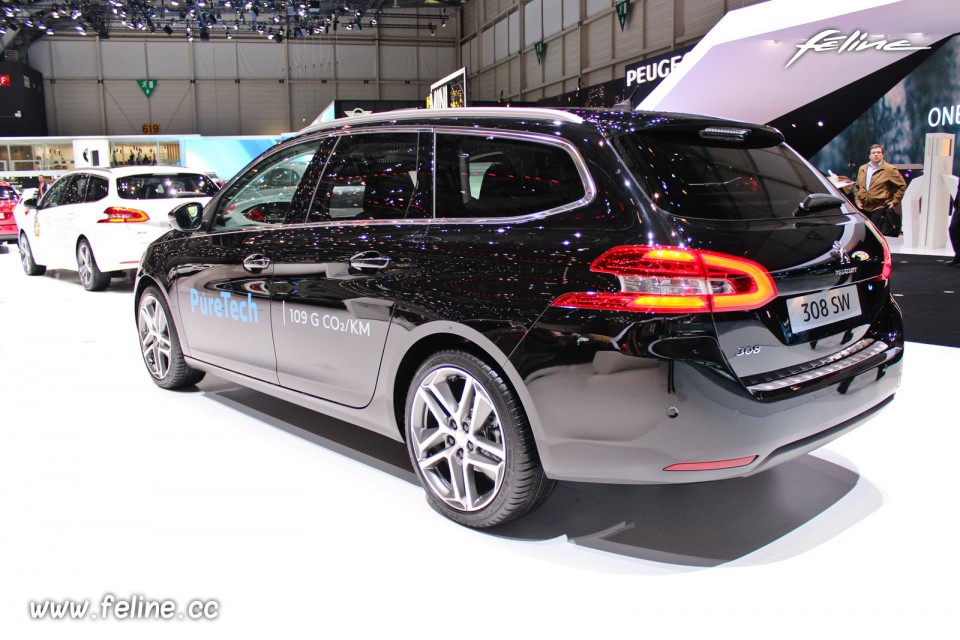 Photo Peugeot 308 SW II Noir Perla Nera - Salon de Genève 2014