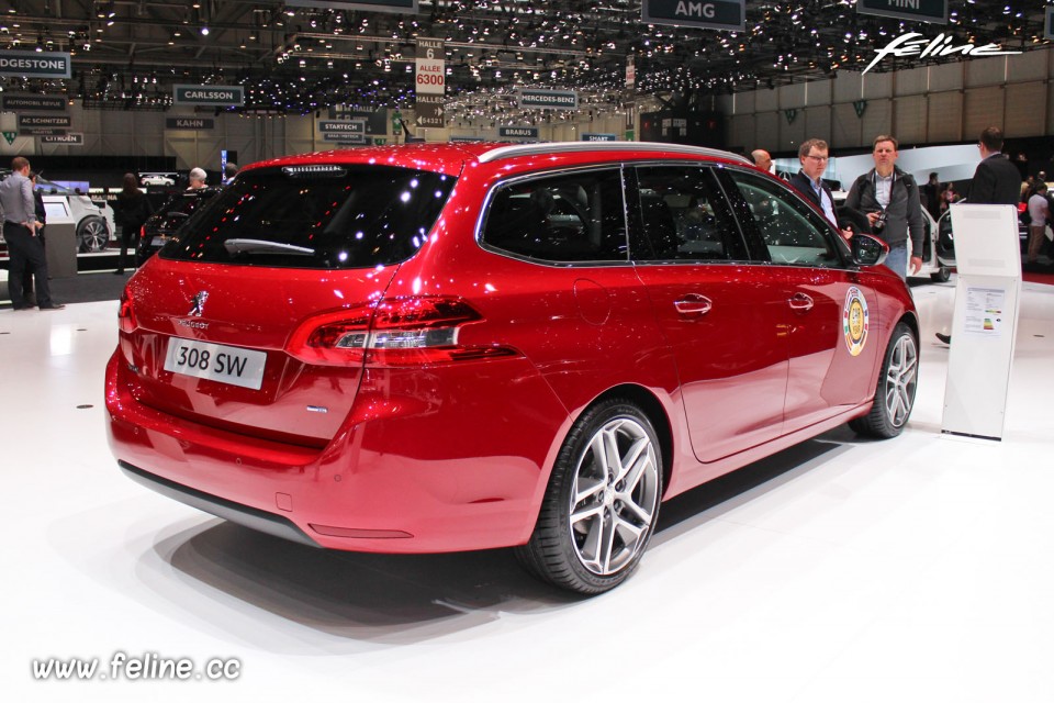 Photo Peugeot 308 SW II Rouge Rubi - Salon de Genève 2014