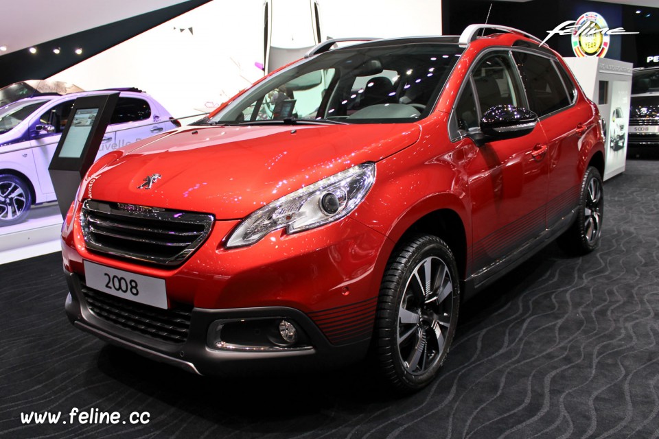 Photo Peugeot 2008 Féline Orange Tourmaline - Salon de Genève