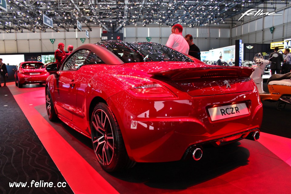 Photo Peugeot RCZ R Rouge Erythrée - Salon de Genève 2014
