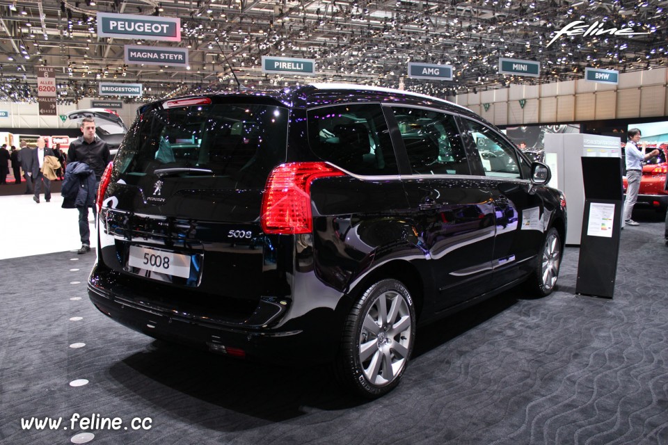 Photo Peugeot 5008 Noir Perla Nera - Salon de Genève 2014