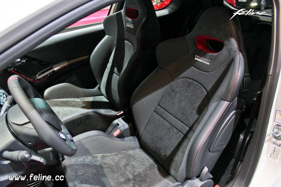 Photo sièges baquet Peugeot 208 GTi 30th - Salon de Paris 2014