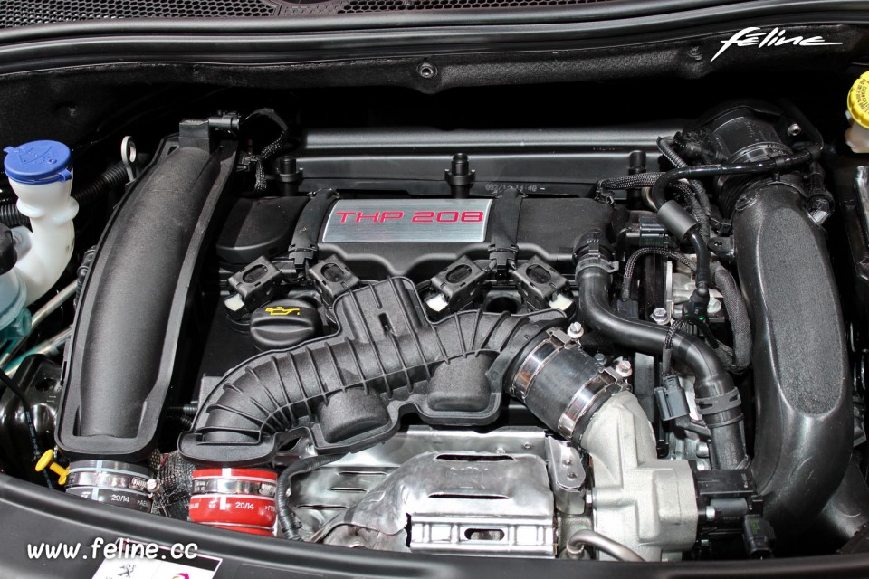 Photo moteur 1.6 e-THP 208 Peugeot 208 GTi 30th - Salon de Paris