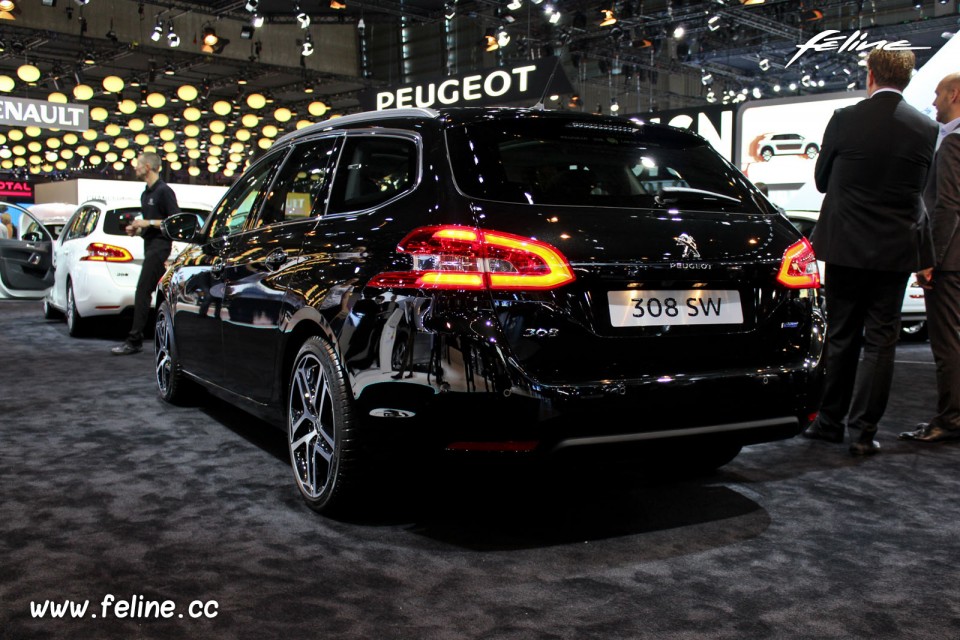 Photo Peugeot 308 SW Noir Perla Nera - Salon de Paris 2014