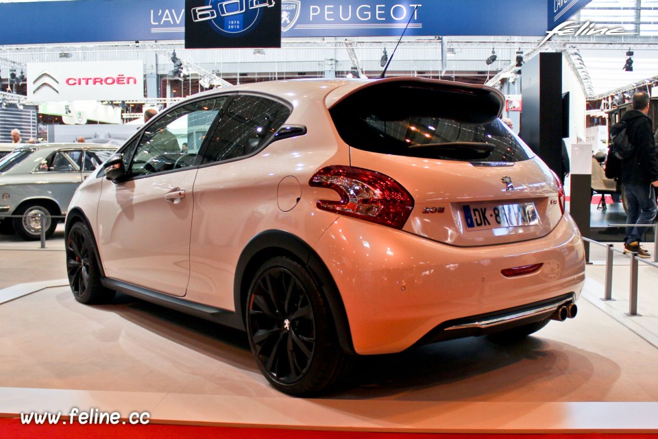 Peugeot 208 GTi 30th (2014) - Salon Rétromobile 2015