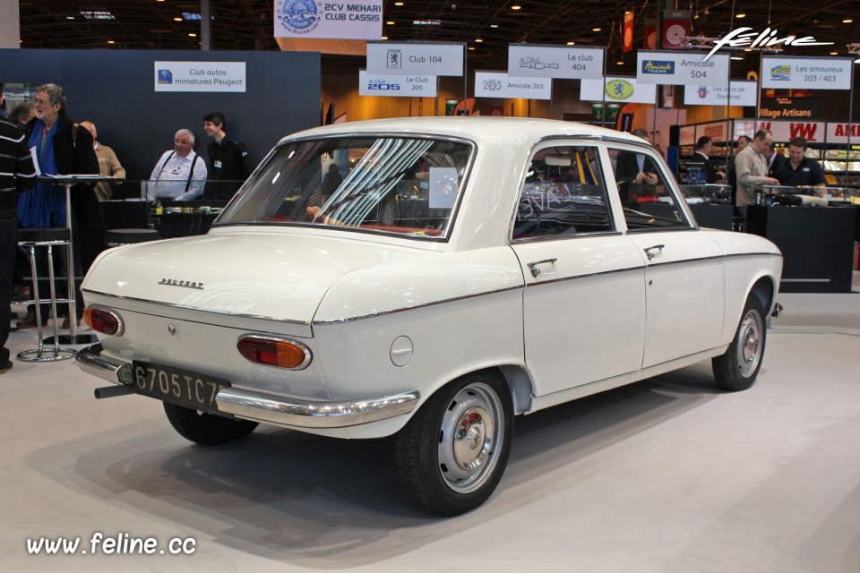 Peugeot 204 Berline Grand Luxe (1966) - Salon Rétromobile 2015