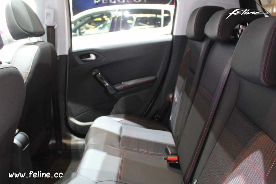 Photo banquette arrière Peugeot 208 GT Line - Salon de Genève