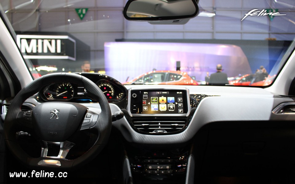 Photo intérieur Peugeot 208 GT Line - Salon de Genève 2015