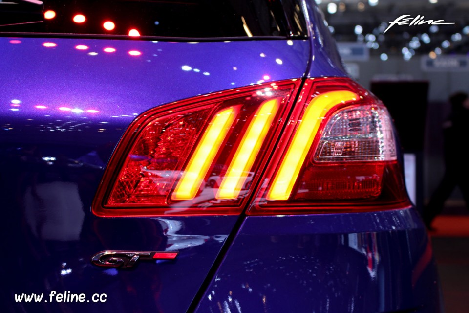 Photo feu arrière Peugeot 308 GT - Salon de Genève 2015