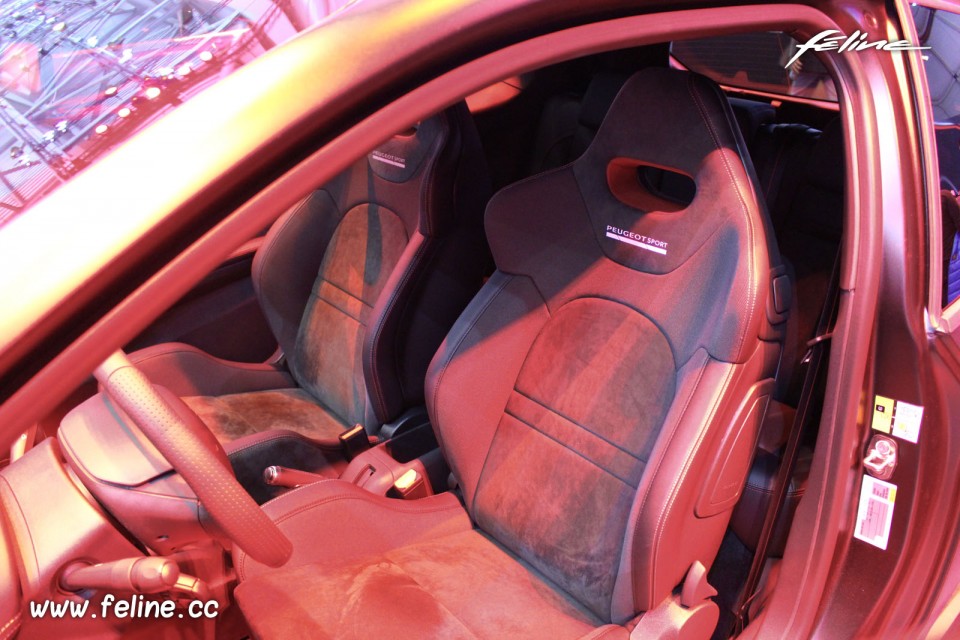 Photo sièges baquet Peugeot 208 GTi by Peugeot Sport - Salon de