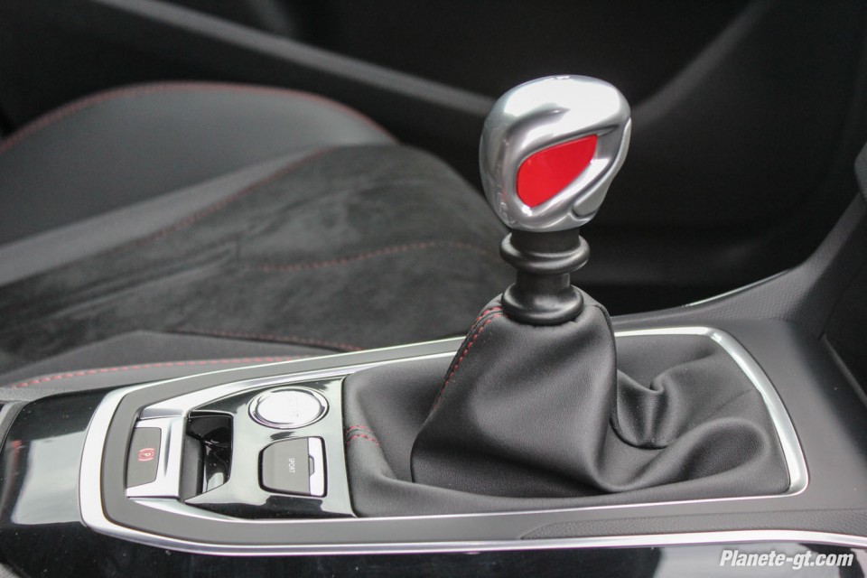 Photo pommeau aluminium Peugeot 308 GTi - Goodwood Festival of S
