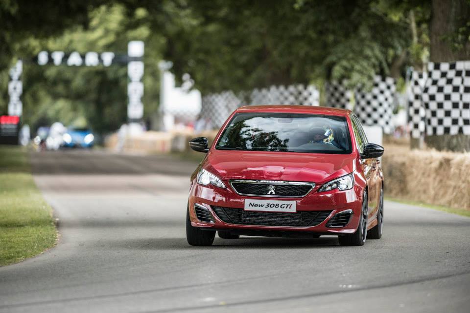 Photo nouvelle Peugeot 308 GTi Rouge Ultimate - Goodwood Festiva