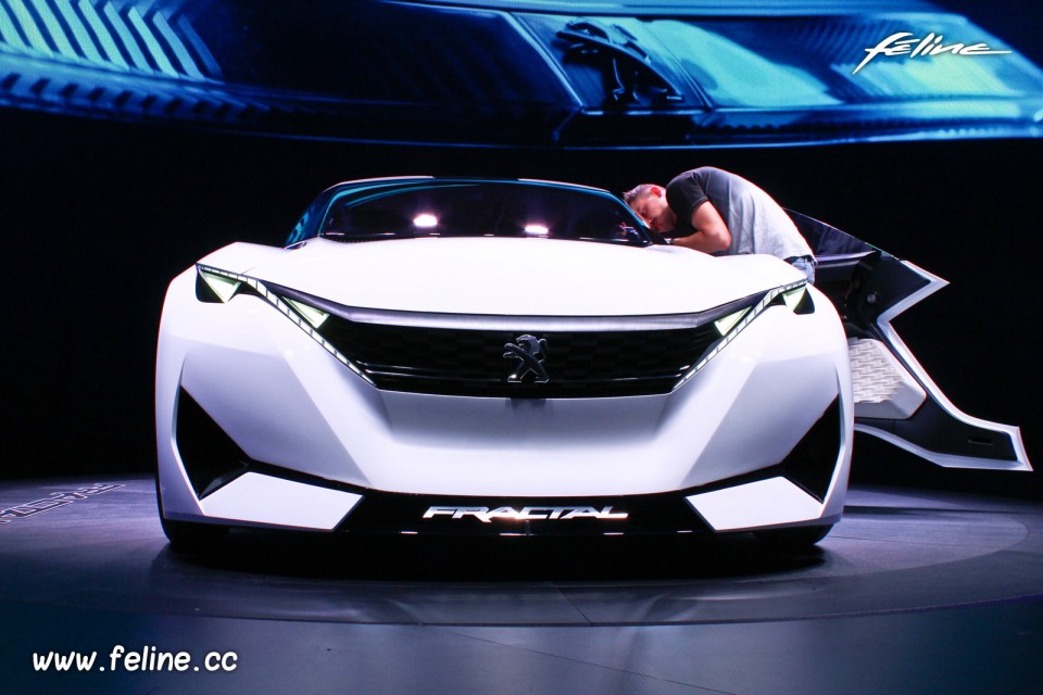 Photo face avant Peugeot Fractal Concept (2015) - Salon de Franc
