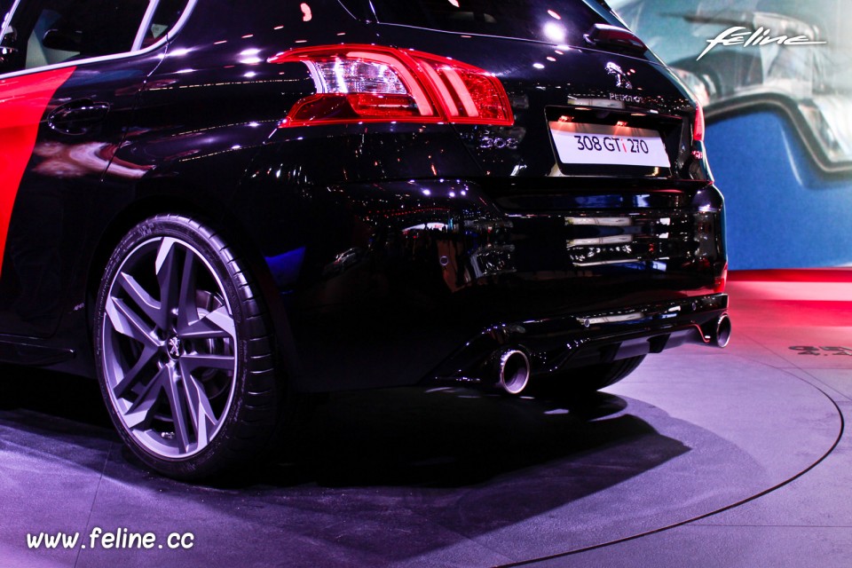 Photo double sortie d'échappement Peugeot 308 GTi by Peugeot Sp
