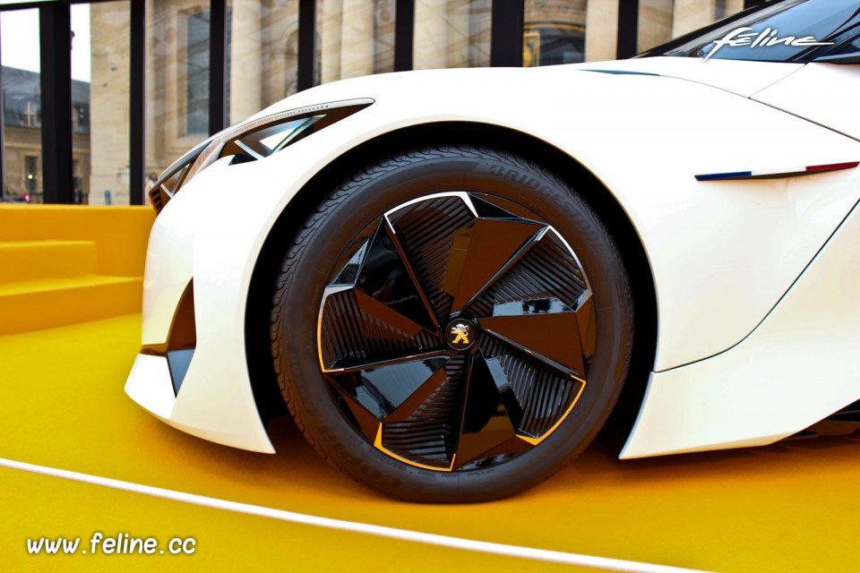 Photo jante alliage Peugeot Fractal (2015) - Expo Concept Cars 2