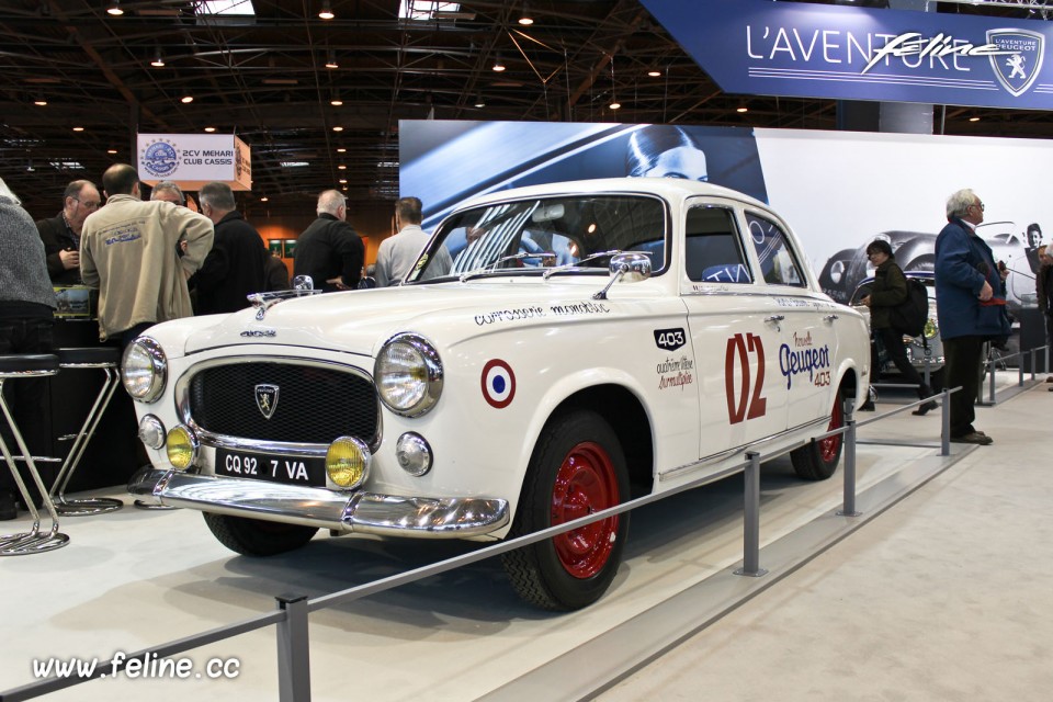 Photo Peugeot 403 B7 Berline (1966) - Salon Rétromobile 2016