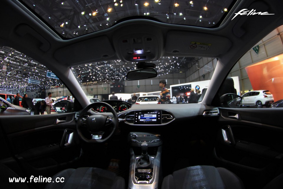 Photo intérieur Peugeot 308 - Salon de Genève 2016