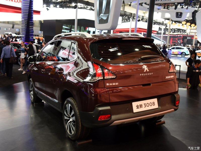 Photo 3/4 arrière Peugeot 3008 I Chine restylée - Salon de Pé