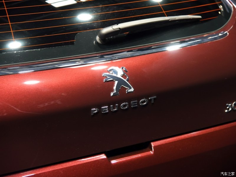 Photo sigle Peugeot 3008 I Chine restylée - Salon de Pékin 201