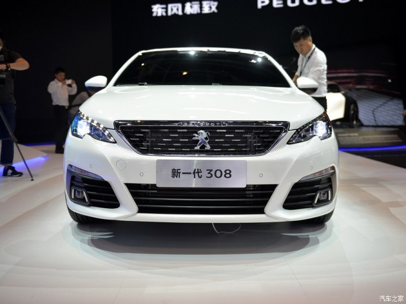 Photo face avant Peugeot 308 Sedan II - Salon de Pékin 2016