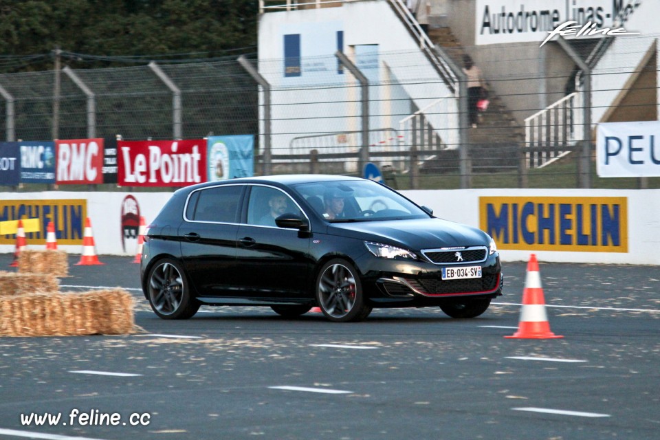 Photo 308 GTi by Peugeot Sport - Les Grandes Heures Automobiles