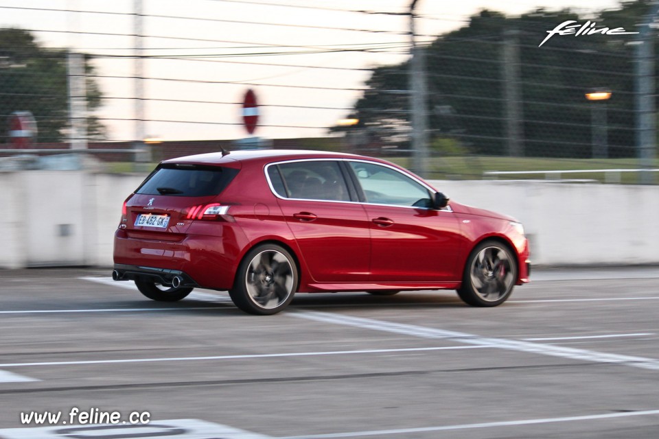 Photo 308 GTi by Peugeot Sport - Les Grandes Heures Automobiles