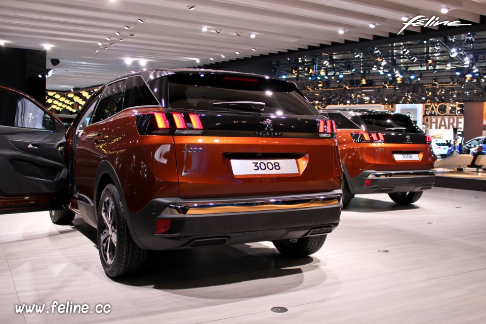 Photo Peugeot 3008 II Metallic Copper - Salon de Paris 2016