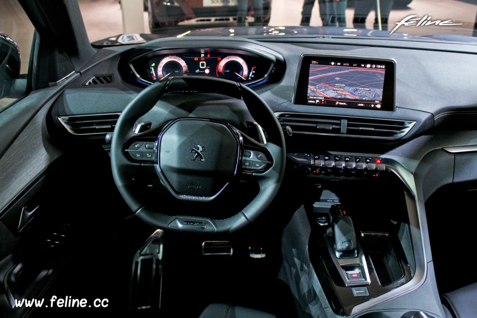 Photo intérieur Peugeot 5008 II - Salon de Paris 2016