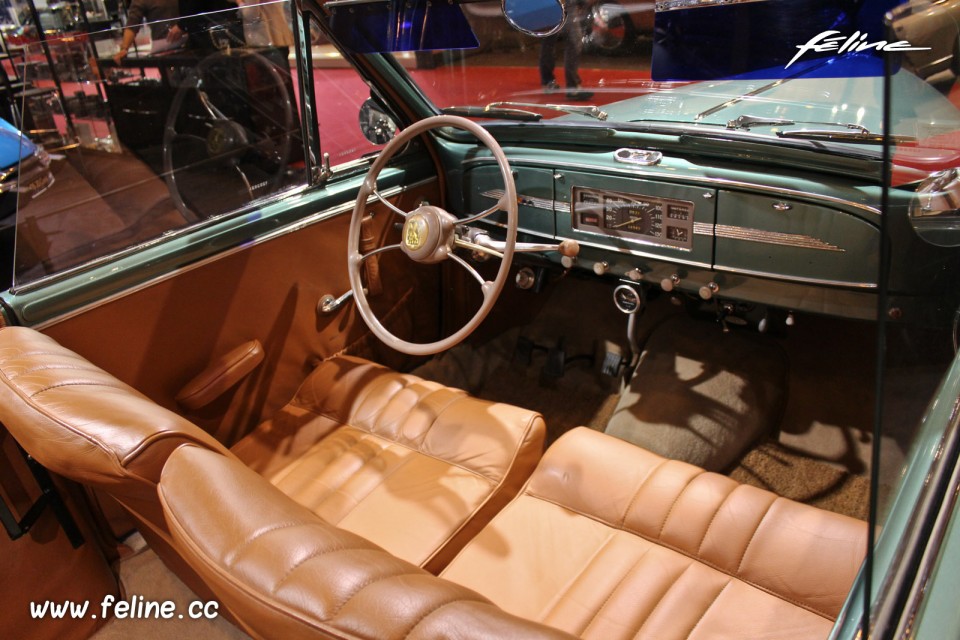 Photo Peugeot 203 Cabriolet (1952) - Salon Rétromobile 2017