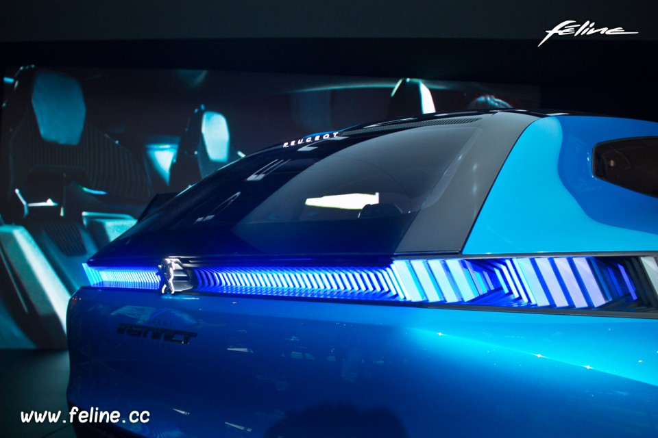 Photo feux arrière Peugeot Instinct Concept car - Salon de Gen