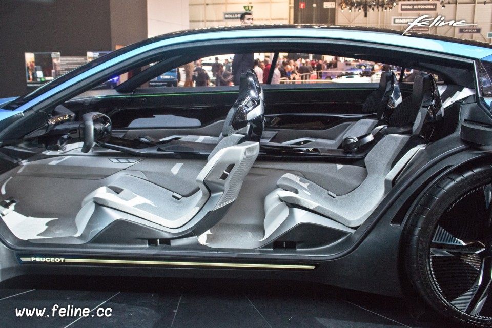 Photo intérieur Peugeot Instinct Concept car - Salon de Genève