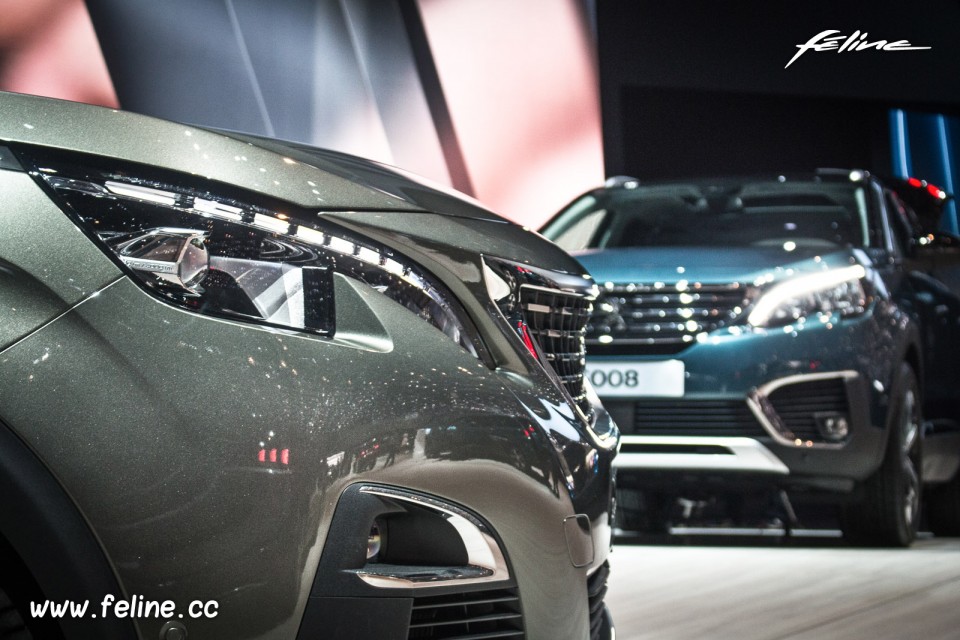 Photo phare avant Full LED Peugeot 5008 - Salon de Genève 2017