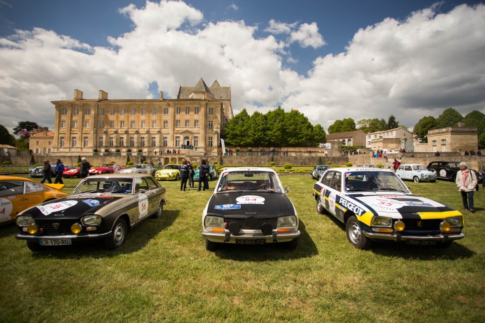 Photo Peugeot 204 Coupé et Peugeot 504 - Tour Auto 2017