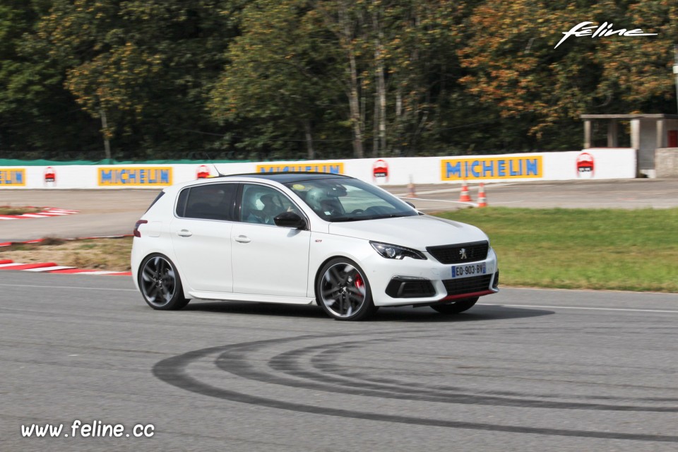Photo Peugeot 308 GTi restylée - Les Grandes Heures Automobiles