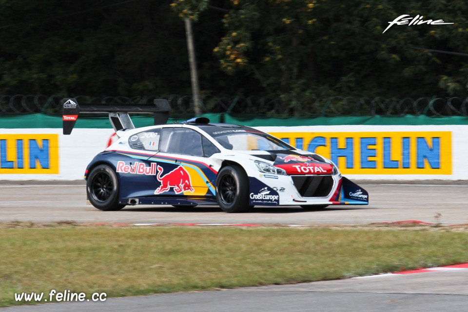 Photo Peugeot 208 T16 Pikes Peak - Les Grandes Heures Automobile